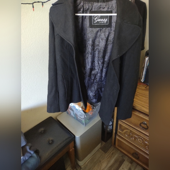 Guess Jacket - Picture 2 of 2